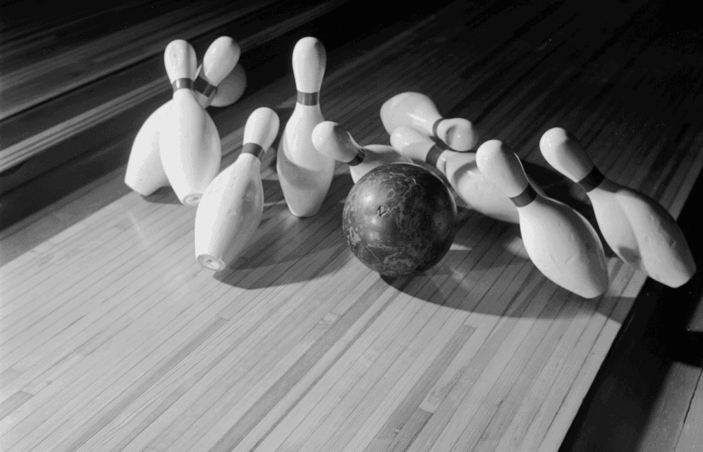 Do Professional Bowlers Always Get Strikes?