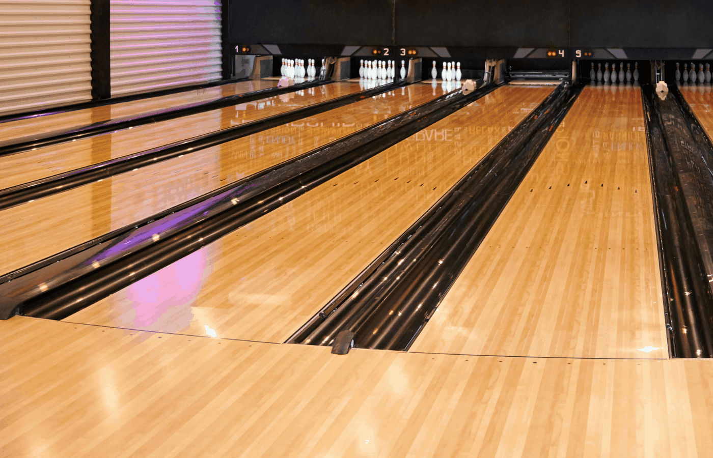 how do bowling lanes not get dented