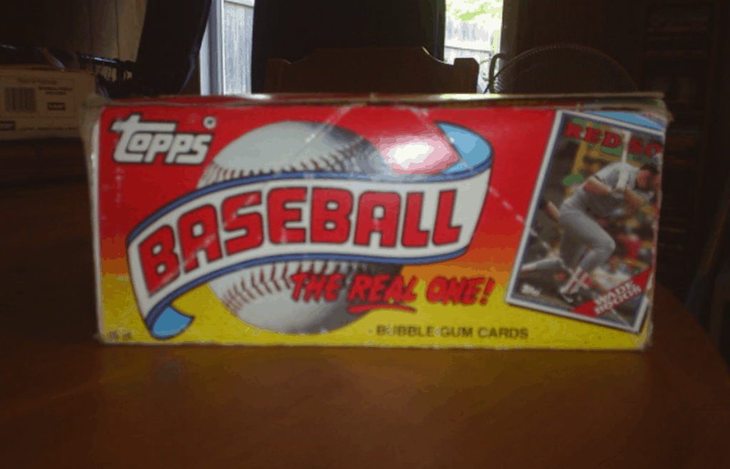 How to Remove Gum Stains From Baseball Cards