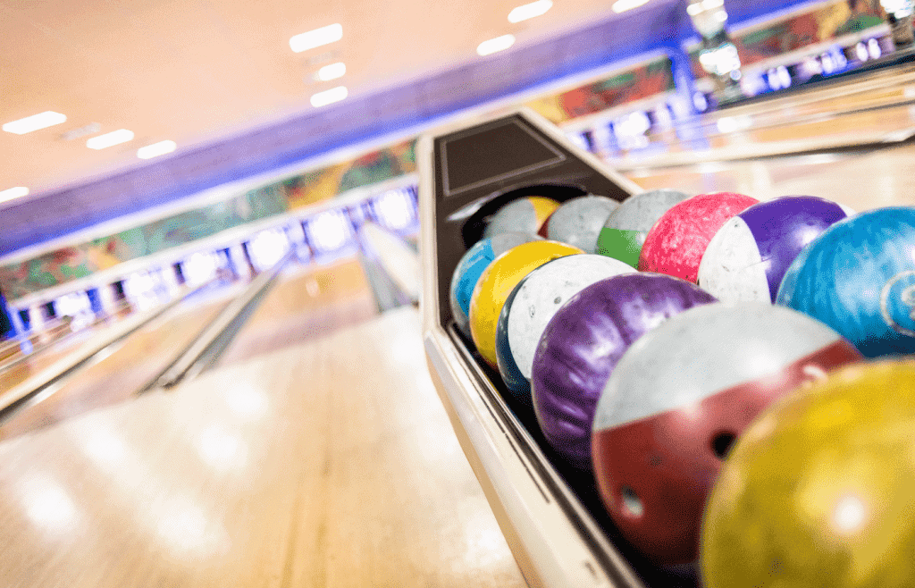 How to Take Photos in a Bowling Alley - IndoorGameBunker